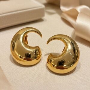 Vintage Stamped ALEXIS KIRK Gold Tone Swirl 1980s Clip on Earrings